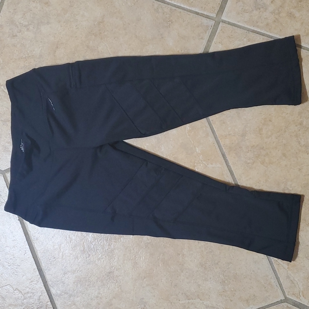 (MUST BUNDLE)All Black BCG capri leggings